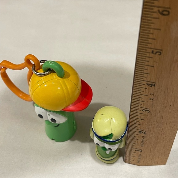 VeggieTales Figures 2 - Picture 4 of 5